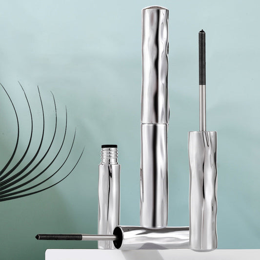 Vand- og svedsikker forlængende og krøllende mascara/Vand- og svedsikker forlængende og krøllende mascara