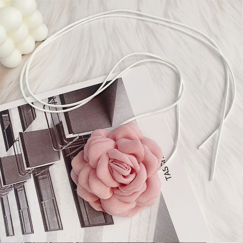 🌹 Rose Tie Chain
