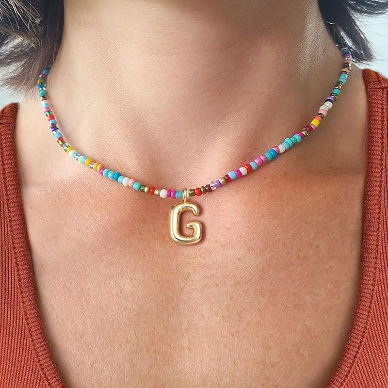 Initialhalskæde med perler