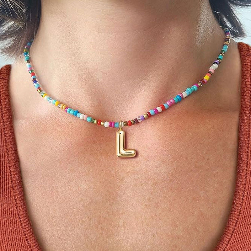 Initialhalskæde med perler