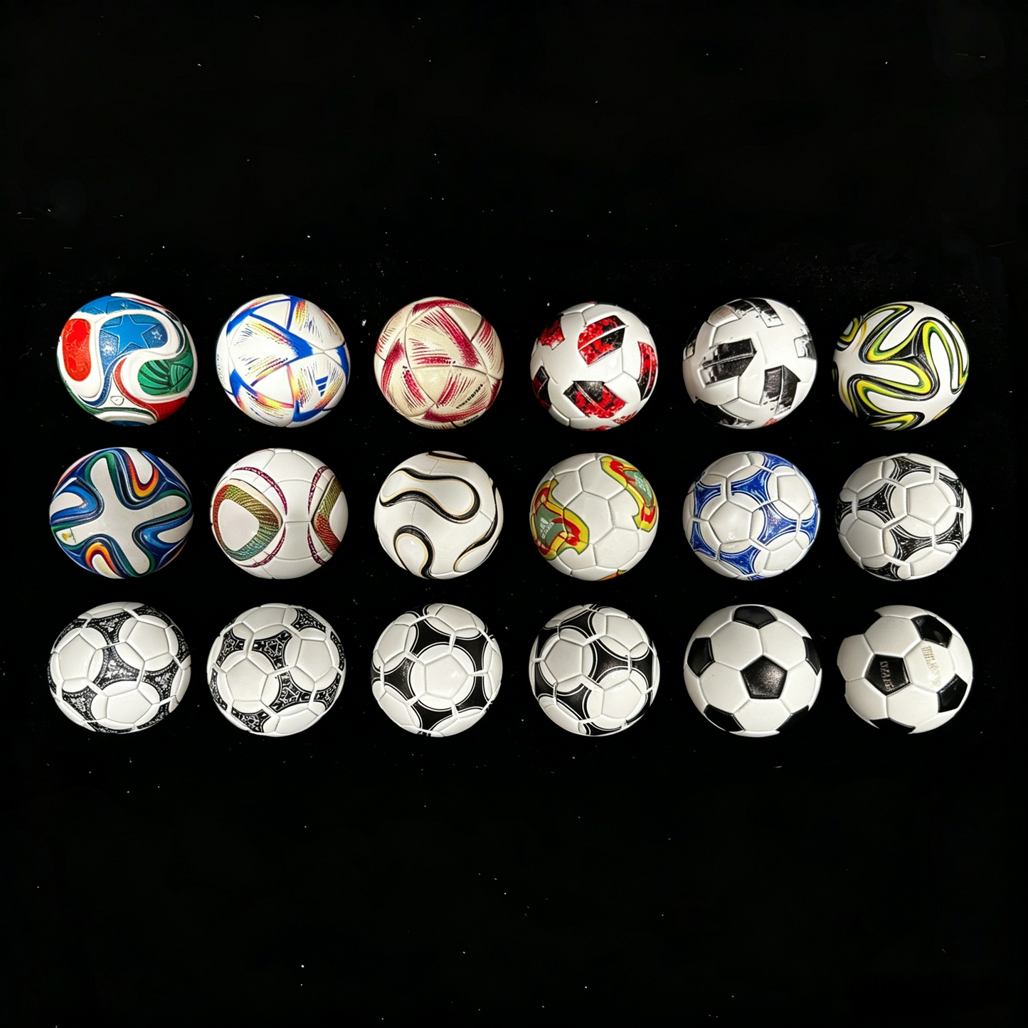 🏆 Kollektion af håndlavede mini-fodbolde (1970–2026) – VM 2026-udsalg🔥 Op til 50 % rabat!