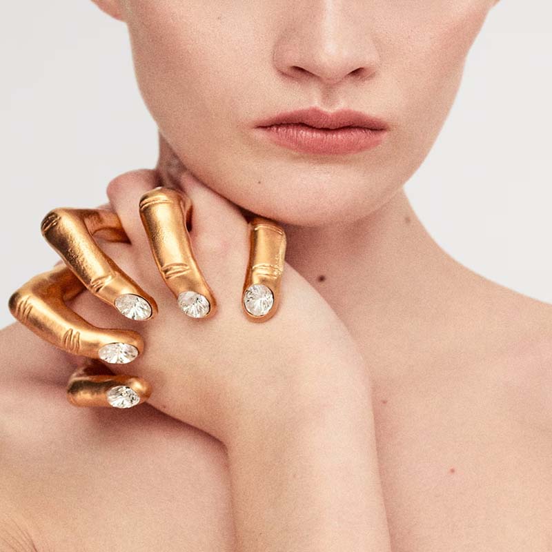 "Interlocked Hands" Statement håndsmykke