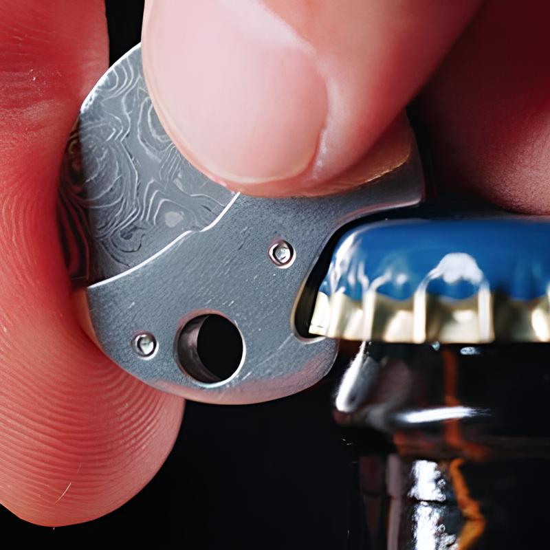 Kompakt flaskeåbner i titanium i miniformat & EDC-kniv
