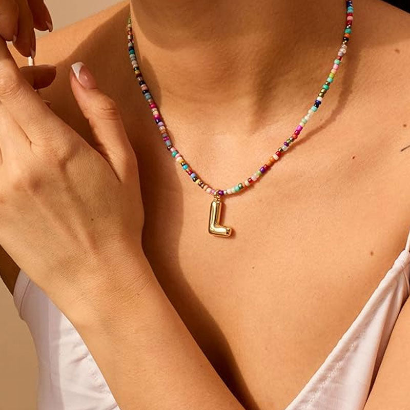 Initialhalskæde med perler