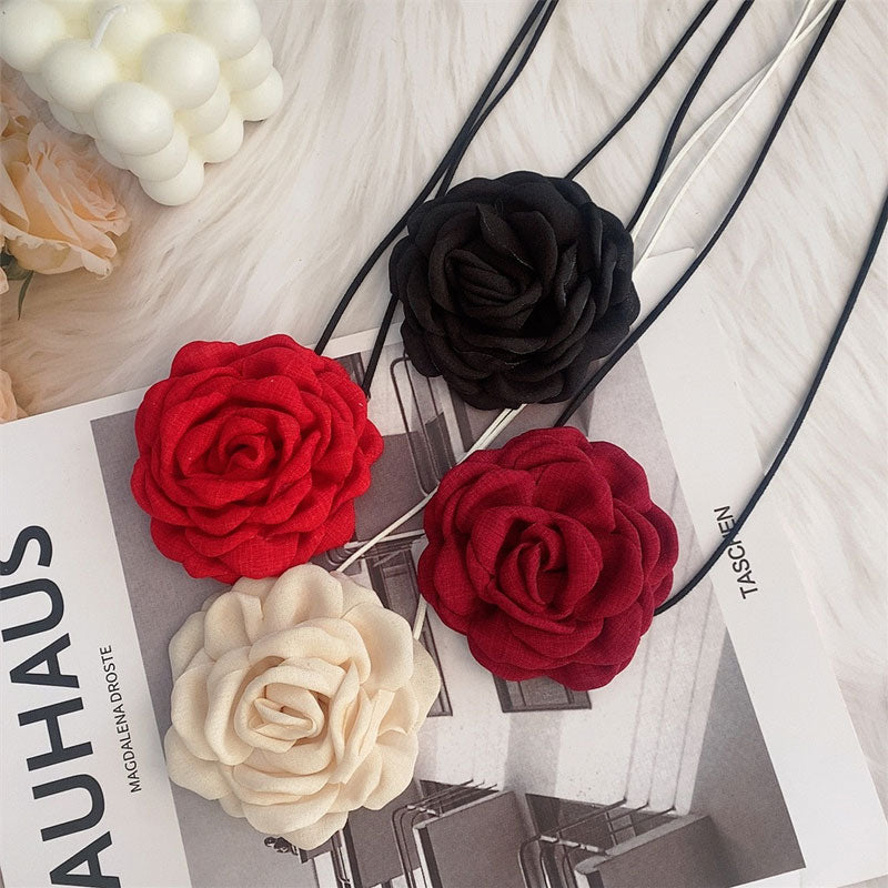 🌹 Rose Tie Chain