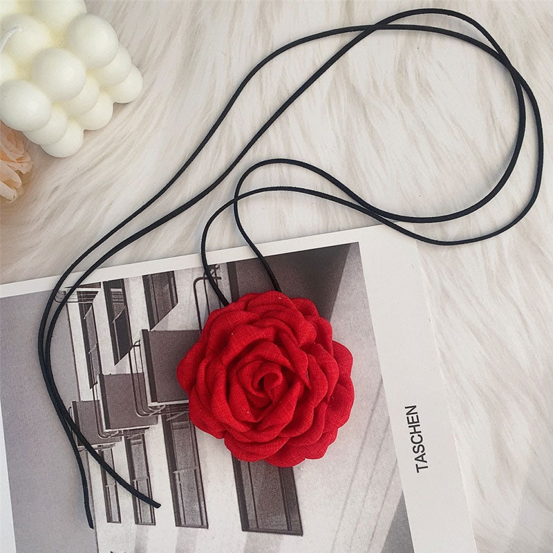 🌹 Rose Tie Chain