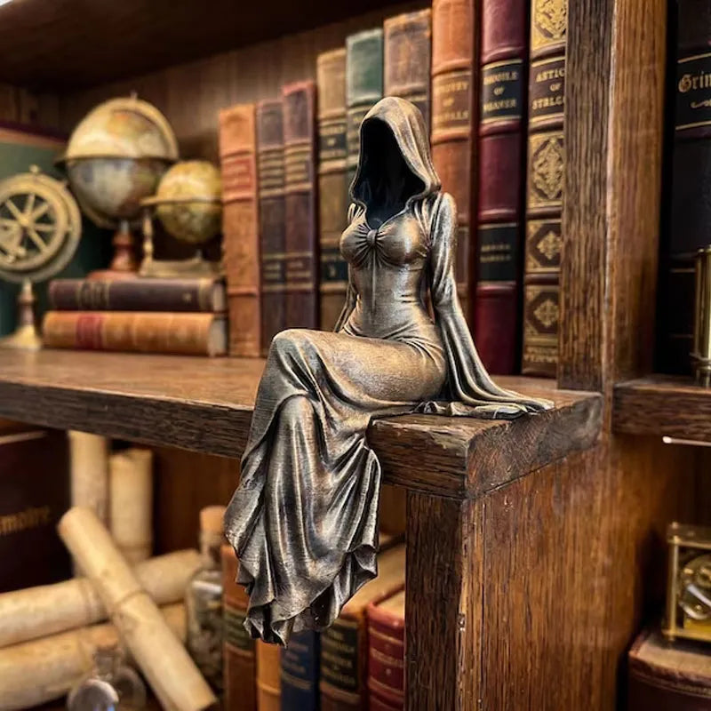 Lady Reaper – Skulptur af en æterisk figur med hætte