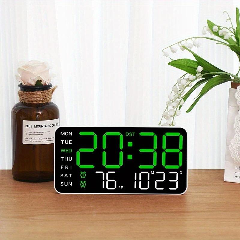 Stort digitalt vægur med LED-display, dato og termomete