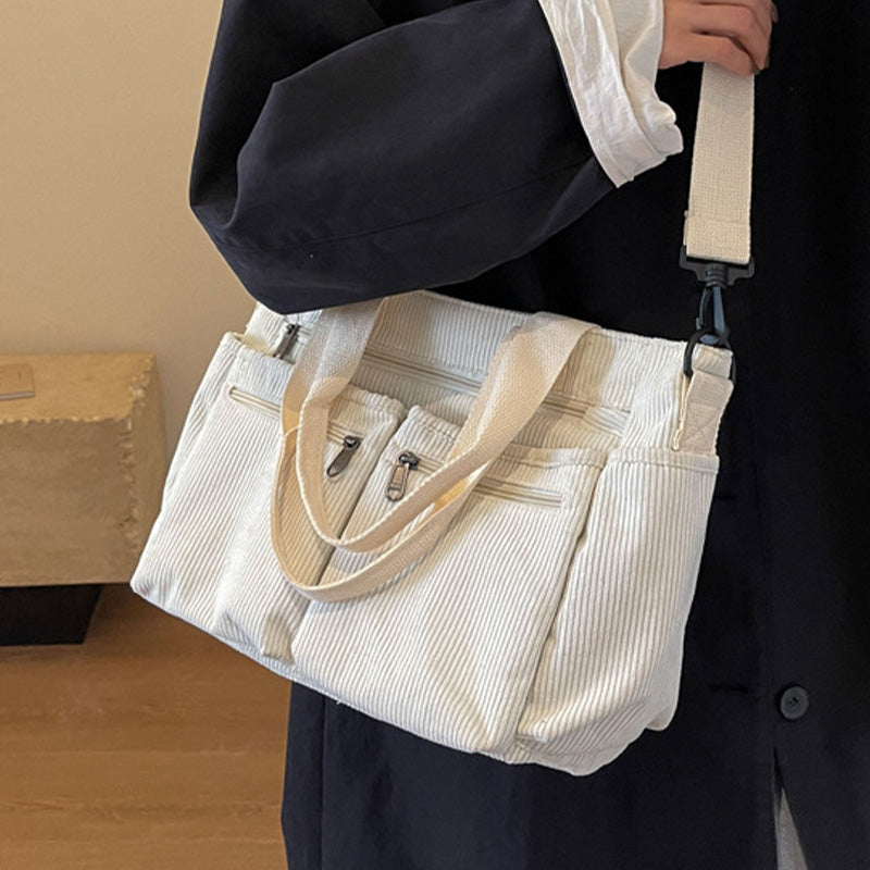 🤎 Elegant skuldertaske i vintage-stil – ensfarvet, praktisk og stilfuld til hverdagsbrug