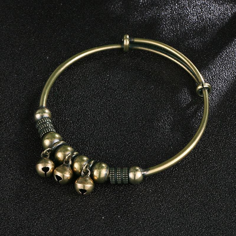 ✨ BEGRÆNSET TILBUD: 50 % RABAT! ✨ Justerbar armring med klokker – vintage messing, perler, klokkeklang, letvægts 💫