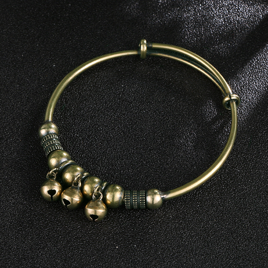 ✨ BEGRÆNSET TILBUD: 50 % RABAT! ✨ Justerbar armring med klokker – vintage messing, perler, klokkeklang, letvægts 💫