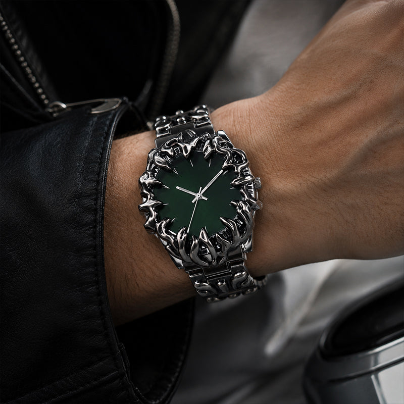 ⌚ 50 % RABAT I BEGRÆNSET PERIODE! ✨ Kreativt kvartsur til mænd i kloform – rød urskive, skulpturelt armbånd, i markant stil 🔥