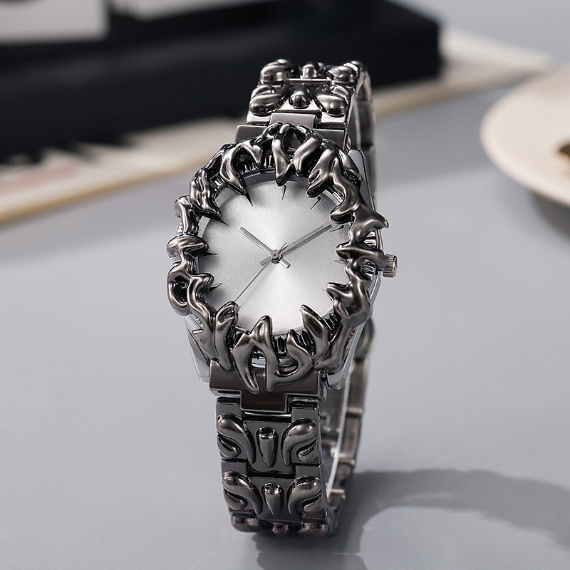 ⌚ 50 % RABAT I BEGRÆNSET PERIODE! ✨ Kreativt kvartsur til mænd i kloform – rød urskive, skulpturelt armbånd, i markant stil 🔥