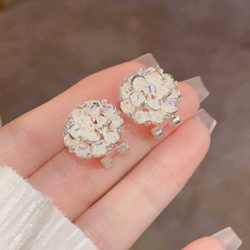 💎 Udsalg 2026 — Over 52.000 solgt!✨ Elegante ørestikker med blomstermotiv – glitrende detaljer og let og behagelig pasform 🌸