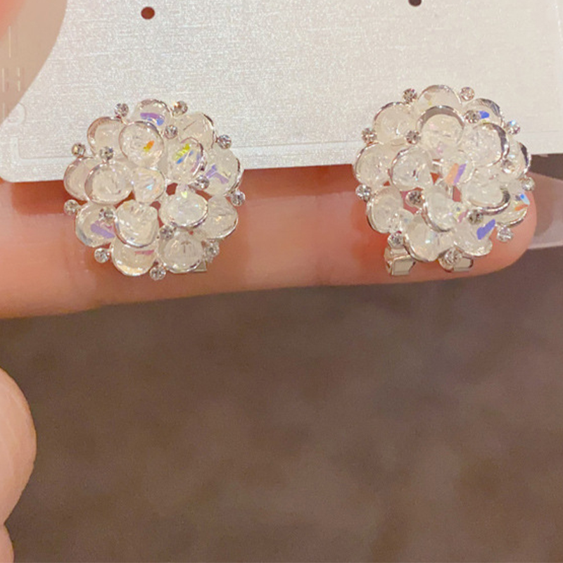 💎 Udsalg 2026 — Over 52.000 solgt!✨ Elegante ørestikker med blomstermotiv – glitrende detaljer og let og behagelig pasform 🌸
