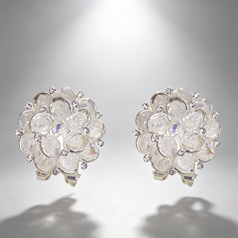 💎 Udsalg 2026 — Over 52.000 solgt!✨ Elegante ørestikker med blomstermotiv – glitrende detaljer og let og behagelig pasform 🌸